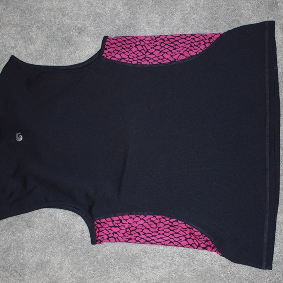 InMotion Size XL Half Zip Activewear Top - Picture 3 of 3